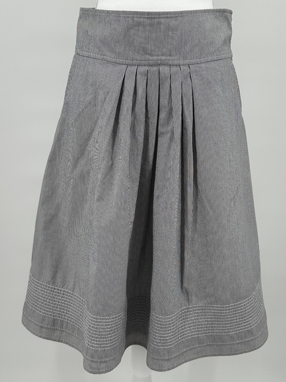Banana Republic Pinstripe A-Line Skirt Cotton Lined Pleated Size 4 with Pockets!